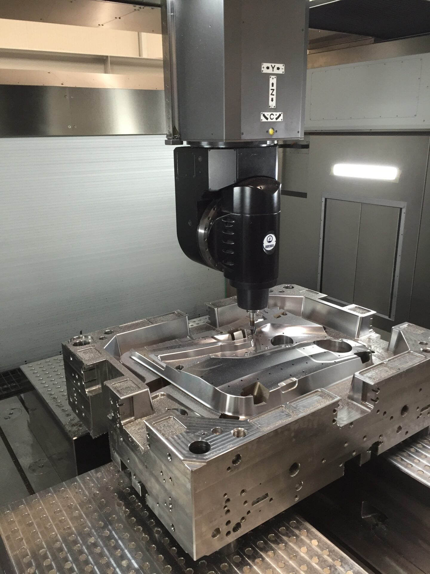 Insidan på Diamond 30 CNC-svarv från Vemu verktygsmaskiner